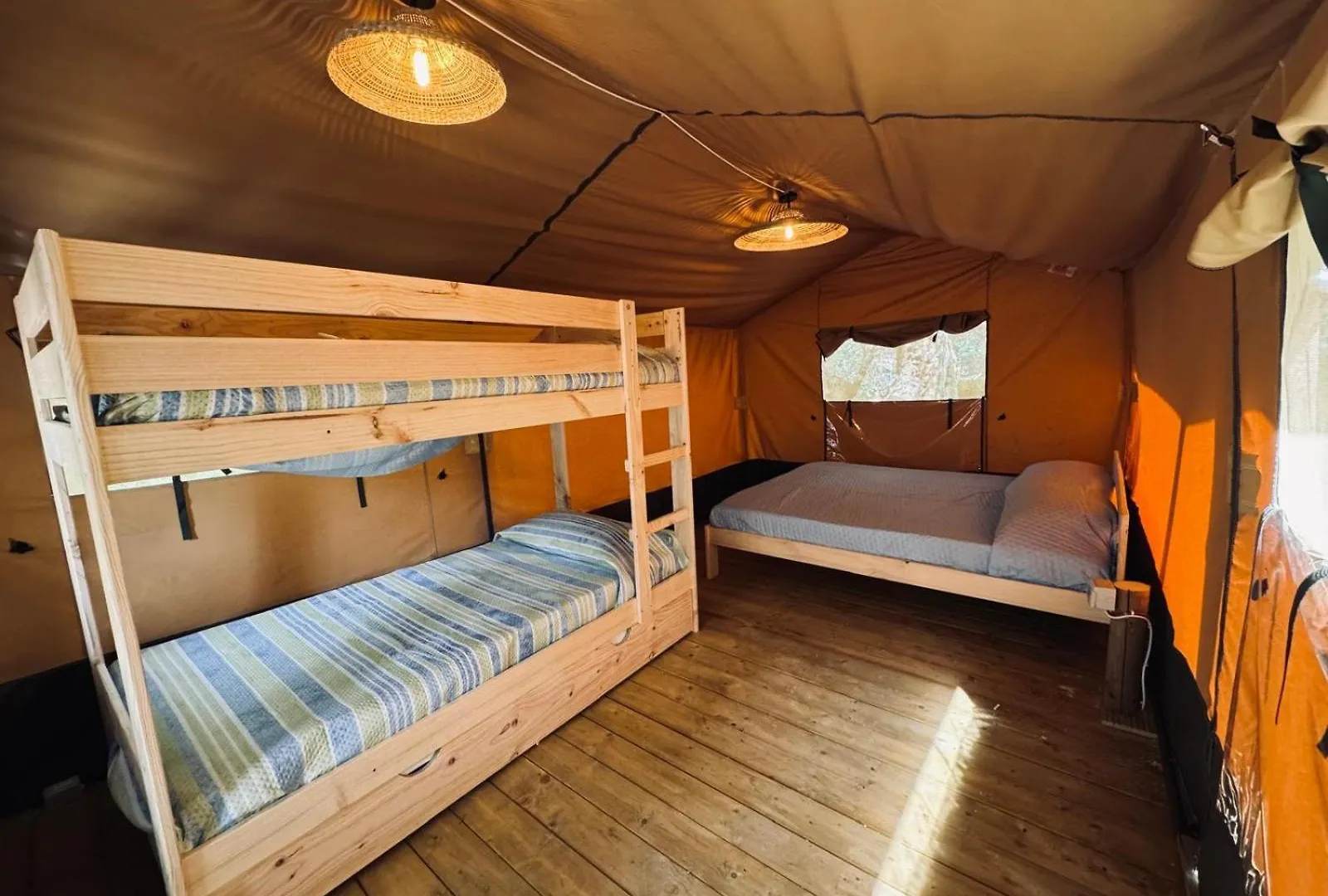 Campingplatz Camper Village Santo Stefano al Mare