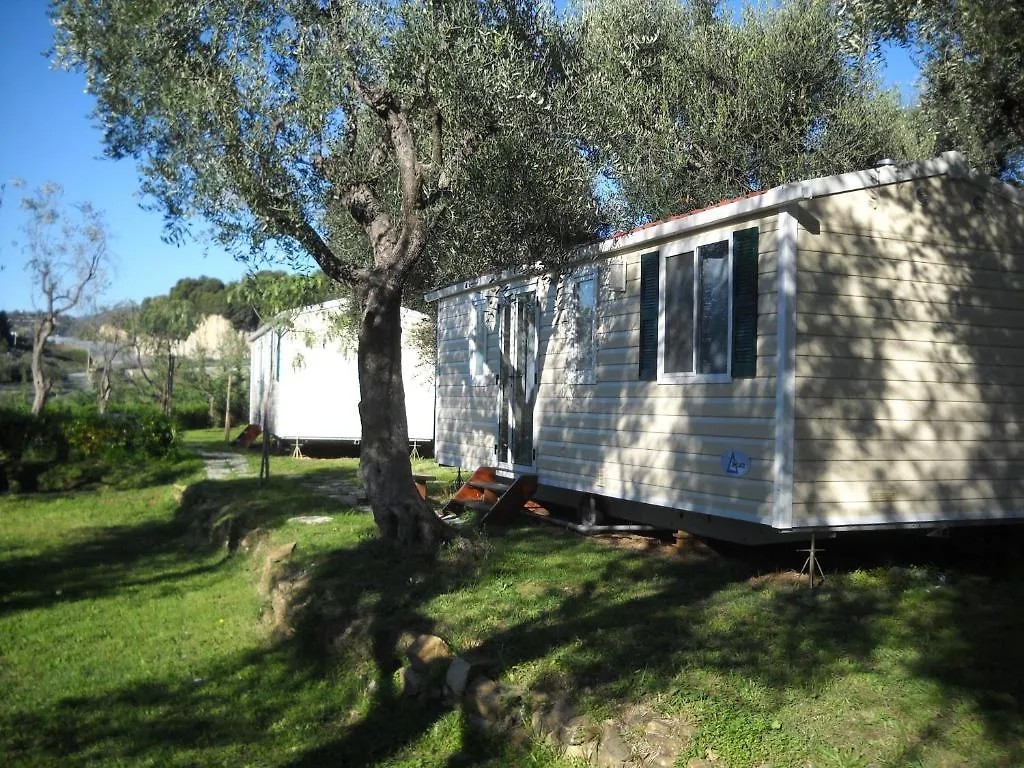 Camper Village Santo Stefano al Mare Italien